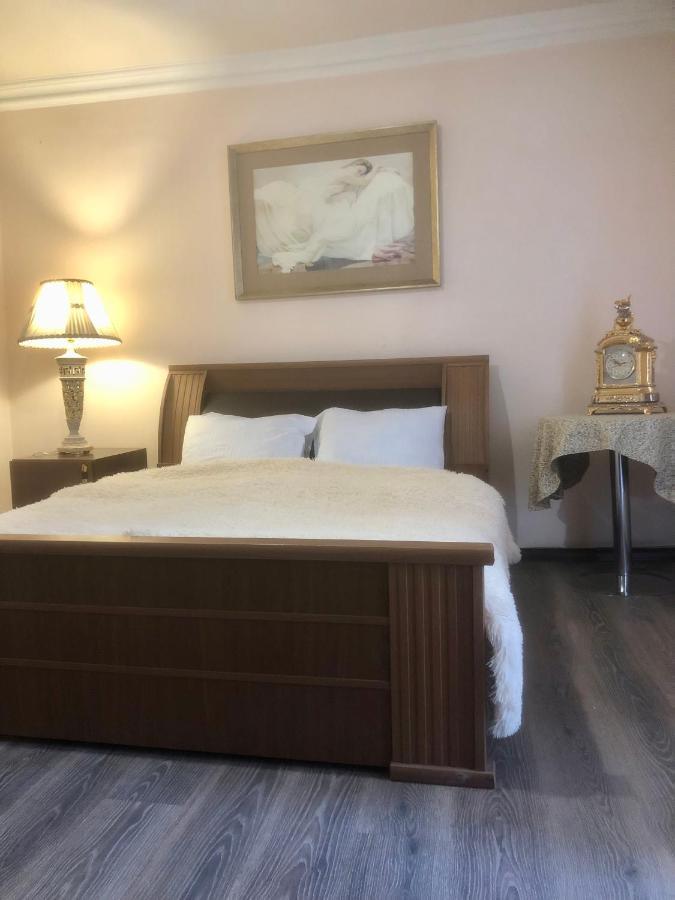 Villa Next To Victory Park Γιερεβάν Εξωτερικό φωτογραφία